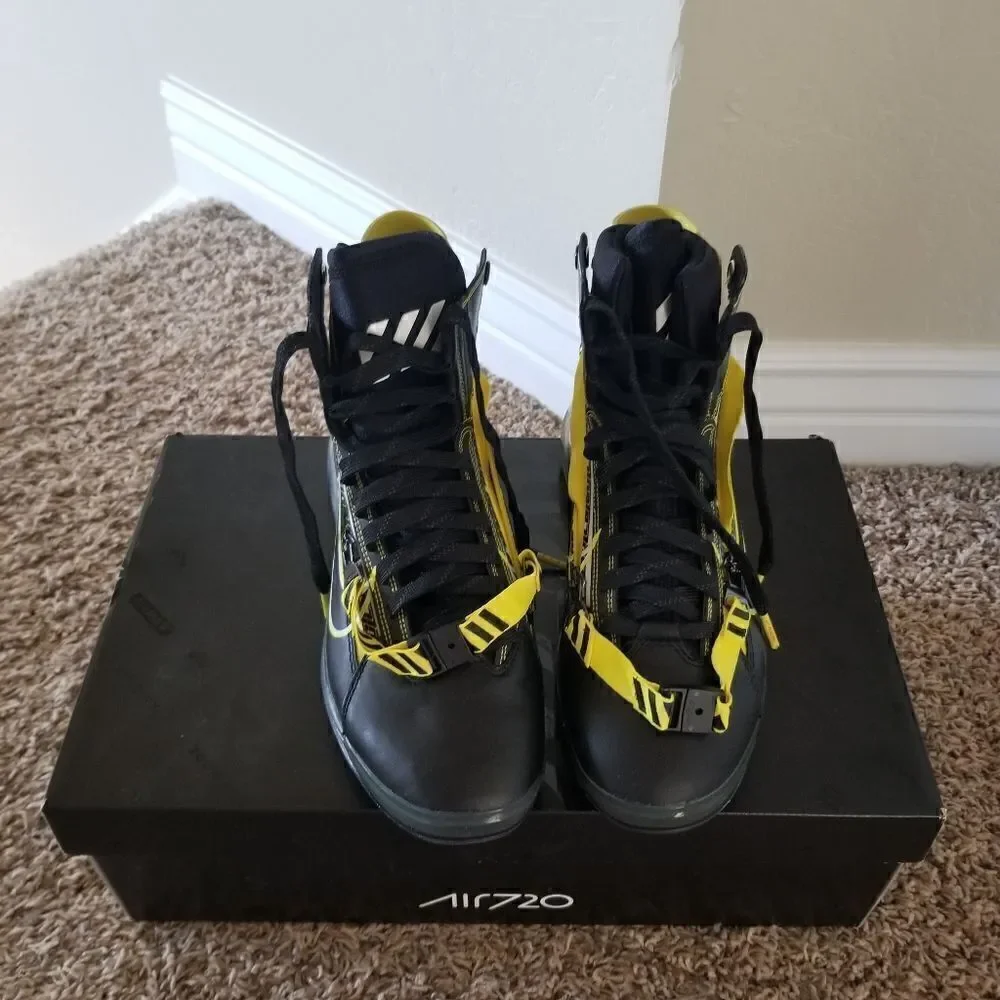 NIB Nike Air 720